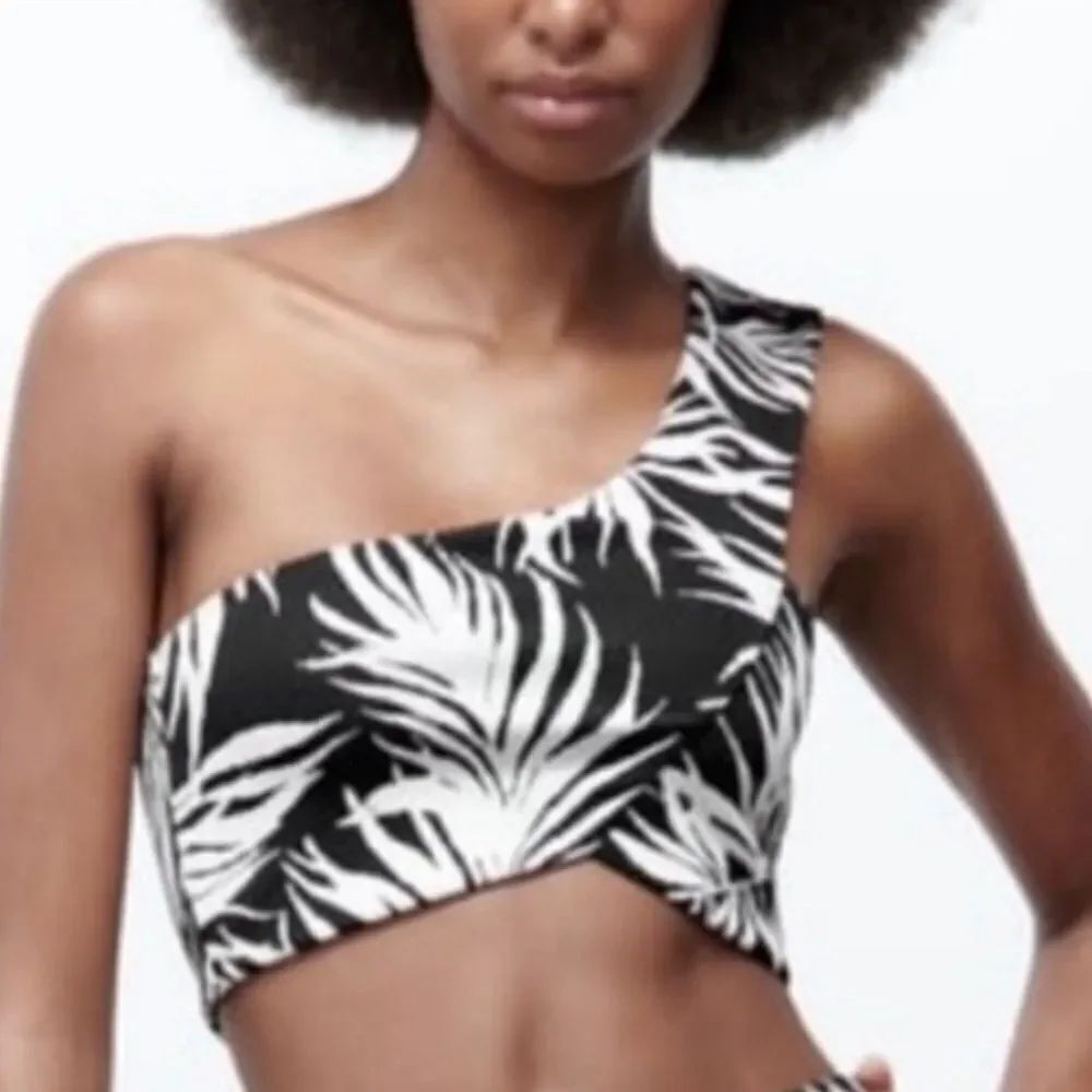 Zara Floral Jacquard Black & White Print one Shoulder Crop Top